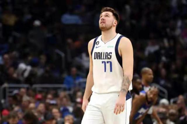 顶级平台排行榜-只能靠自己！复出首战即轰53分 东契奇孤星带队